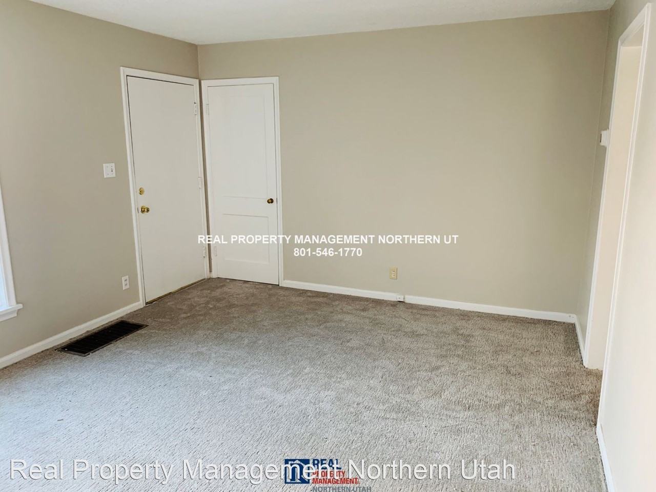 1659 20th St - Photo 3 of 16