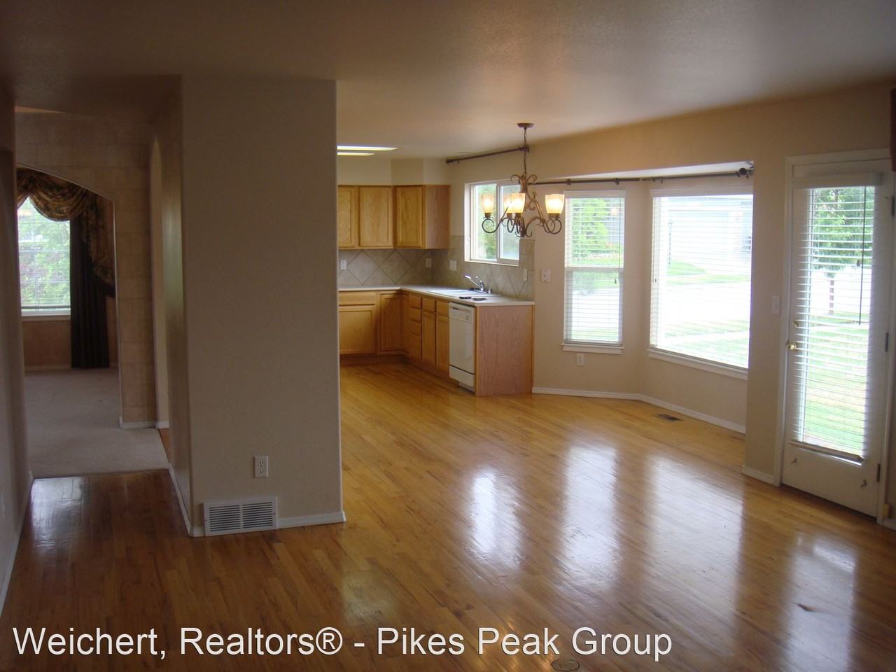 3163 Greenmoor Ct - Photo 3 of 25
