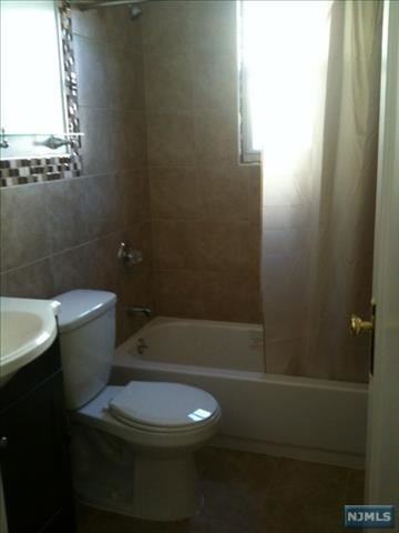 36-19 Garden View Terrace - Photo 3 of 5