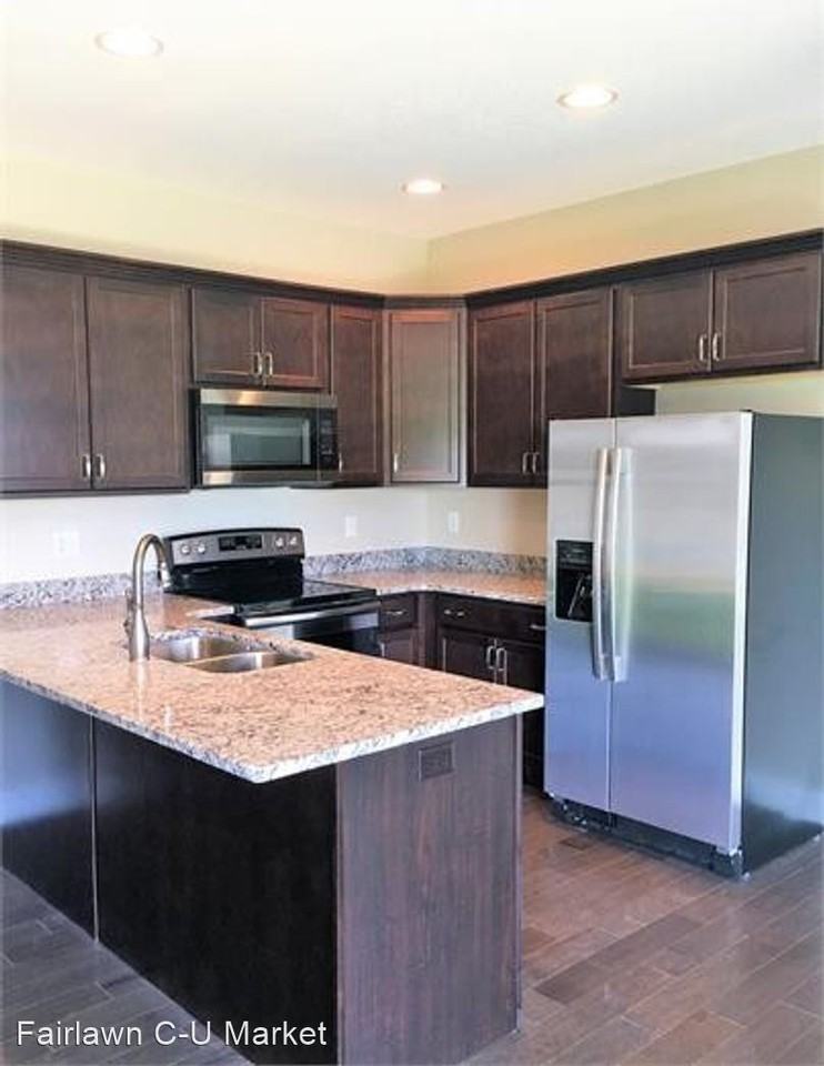 1402 Cobblestone Way - Photo 2 of 18