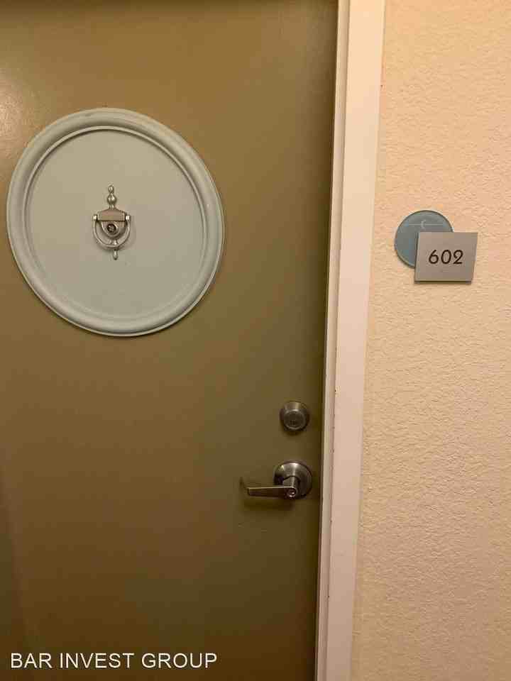 500 NE 29th Street - Photo 3 of 19