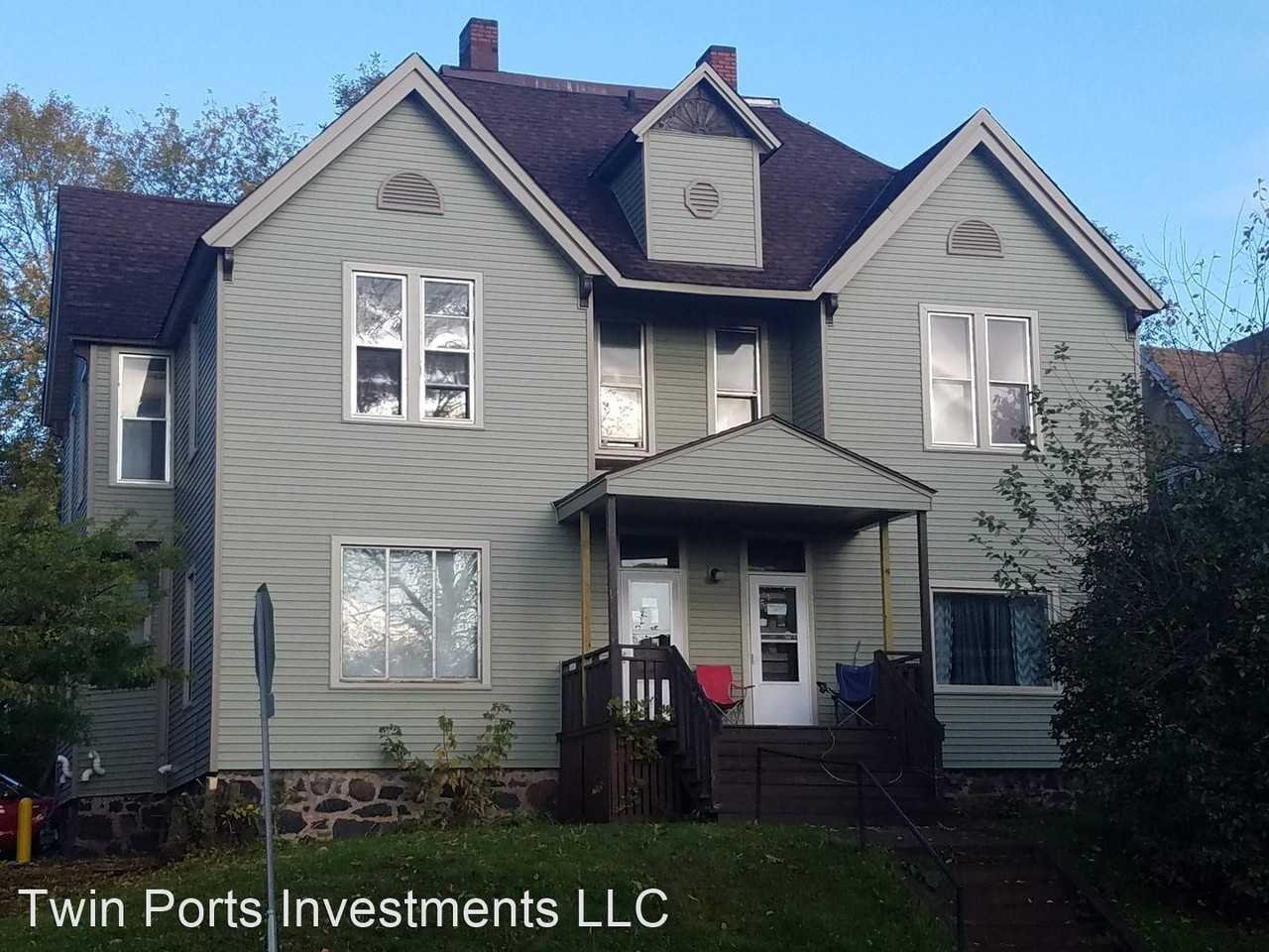 2629 2631 West 3rd Street Apartments in Observation Hill, Duluth, MN