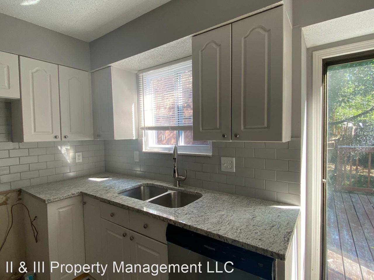 7604 W 86th St - Photo 3 of 12