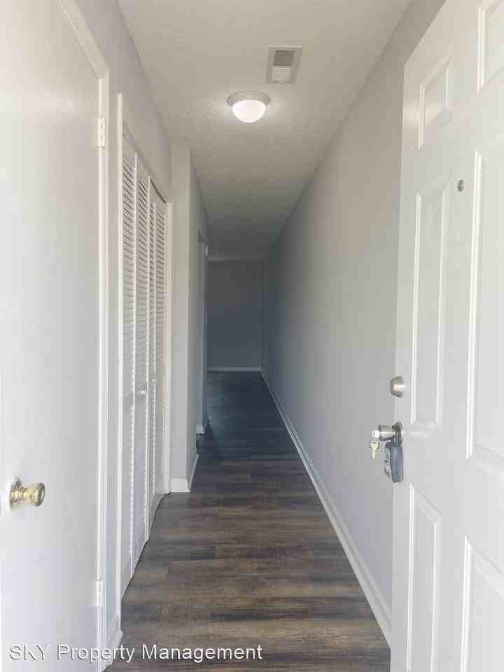 Lower Stone Duplexes - Photo 2 of 22