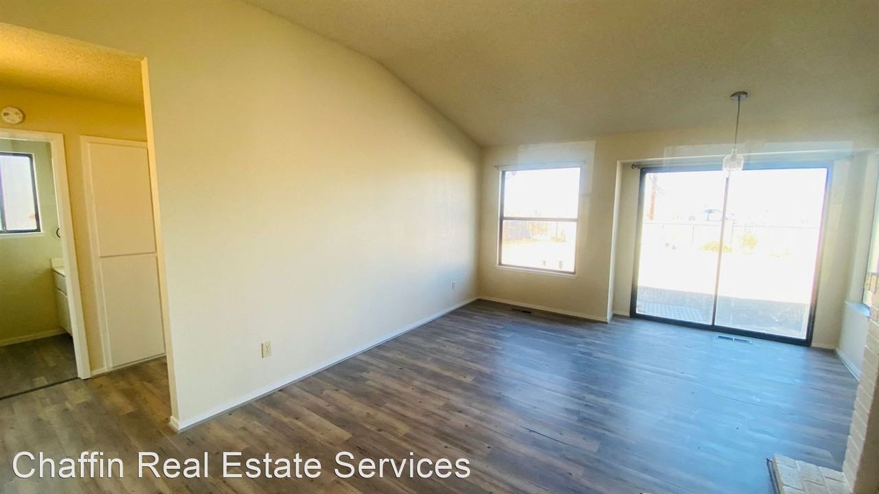 1564 Maria Ct - Photo 3 of 37