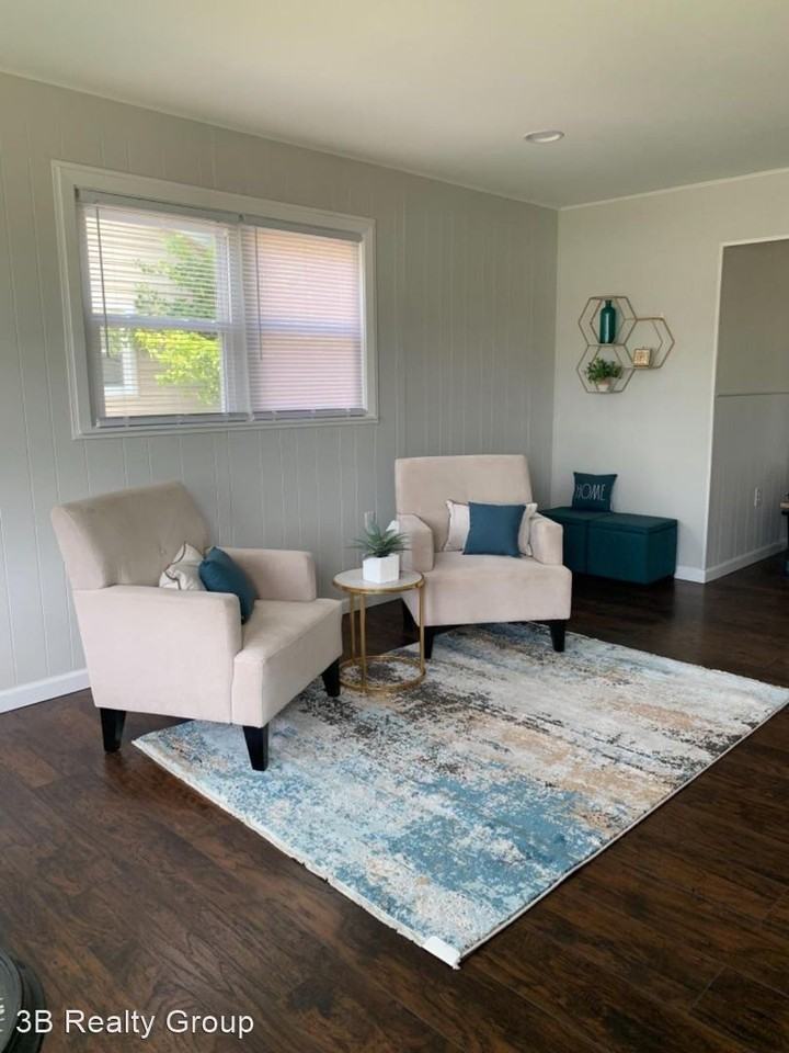 8384 Haskell Dr - Photo 3 of 20