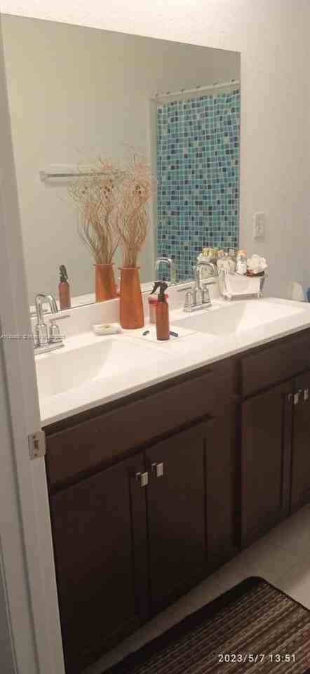 13219 Sw 270th Ter #13219 - Photo 3 of 8