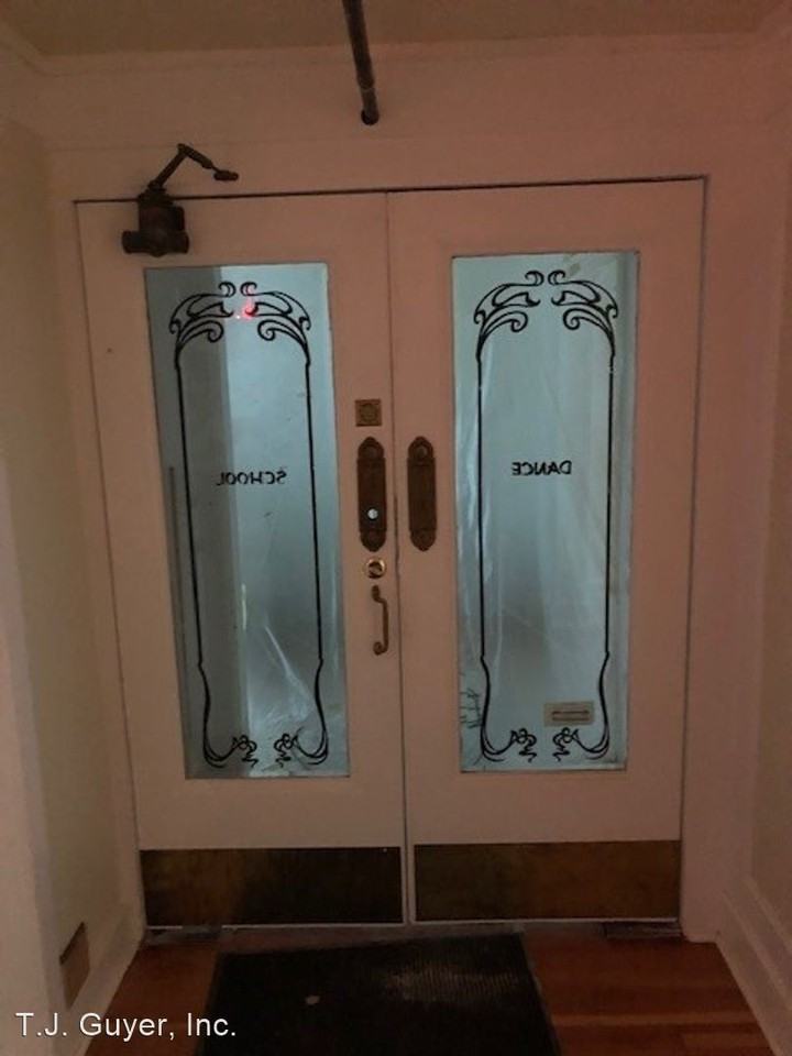 455 N Market Blvd - Photo 2 of 17