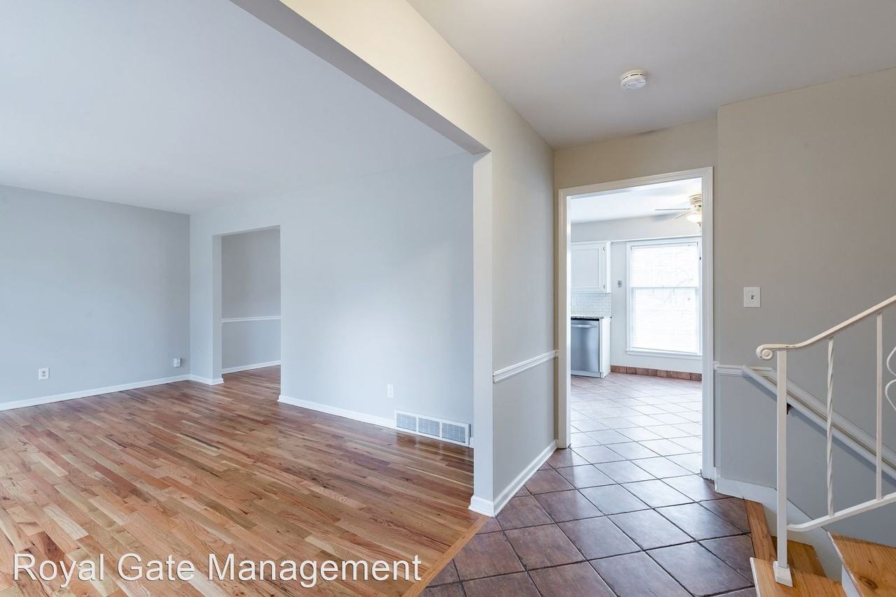 10717 W 98th St - Photo 2 of 37
