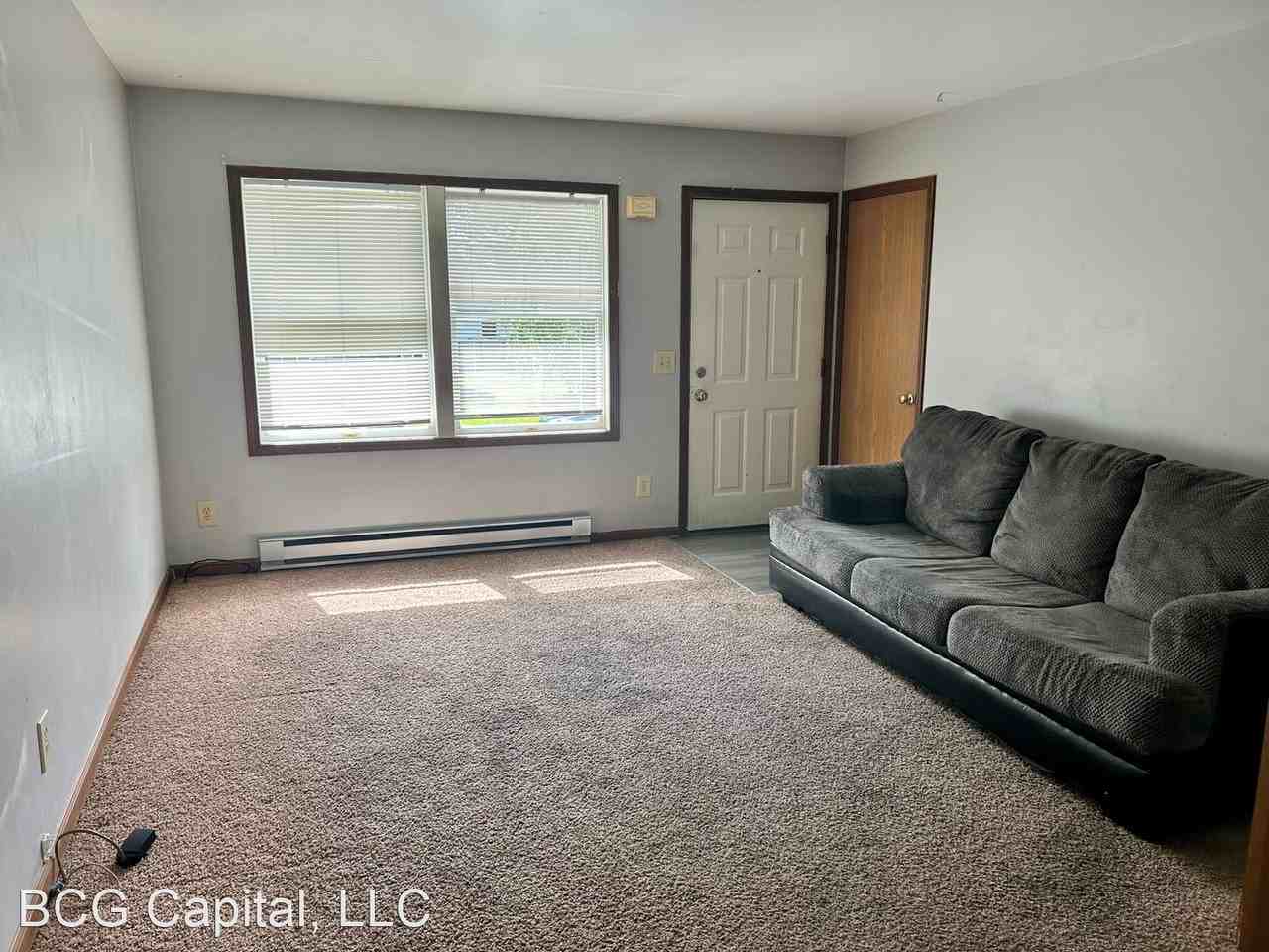 121/125 N Oak - Photo 3 of 7