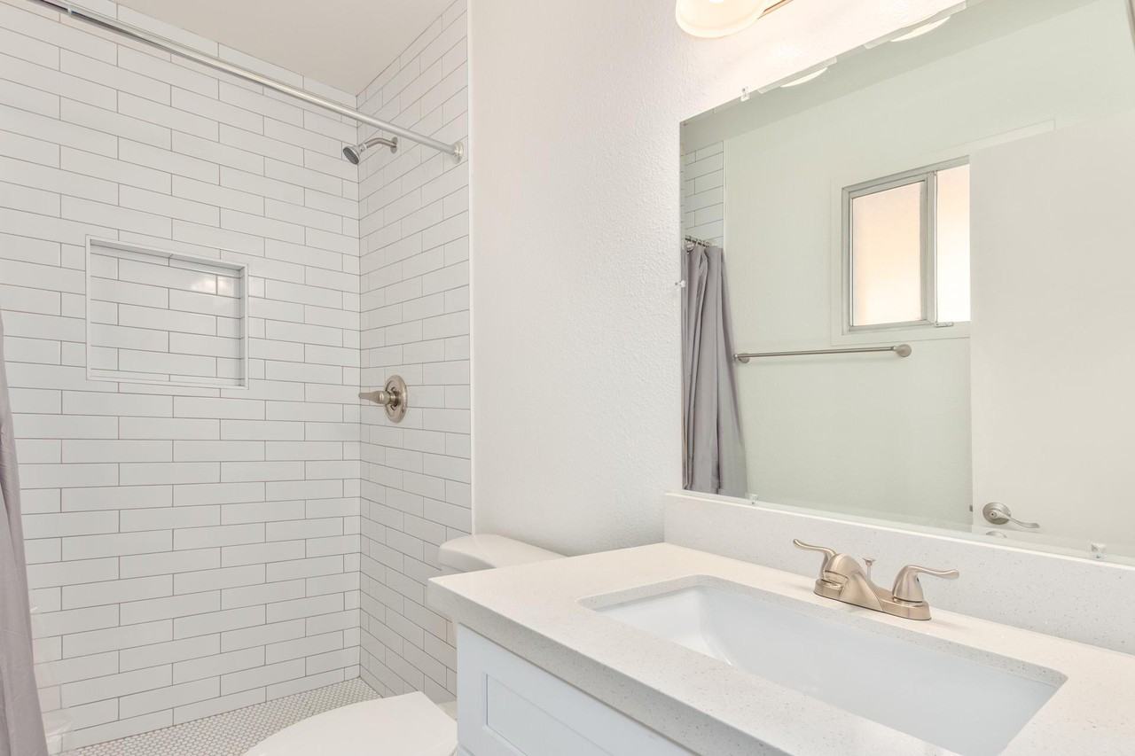 W Desert Cove Ave - Photo 2 of 12