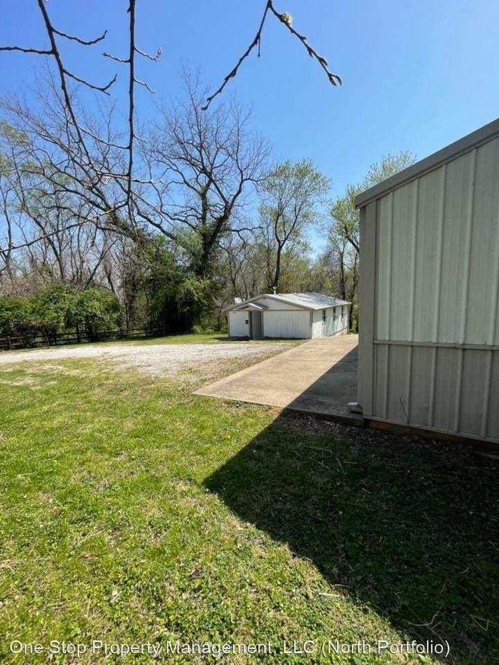 1215 W Saint Charles Ave - Photo 3 of 35