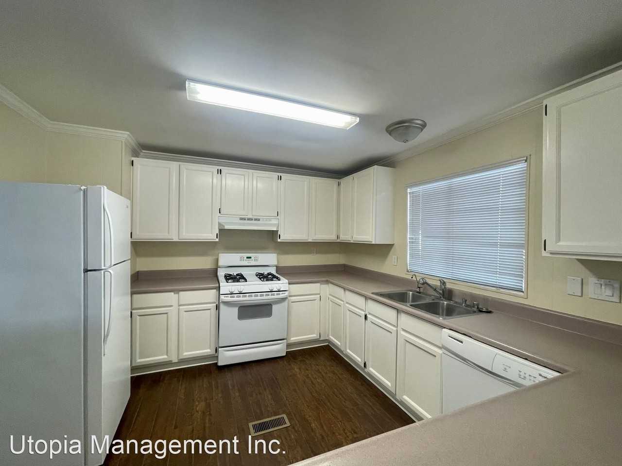 33120 Westchester Dr - Photo 3 of 15