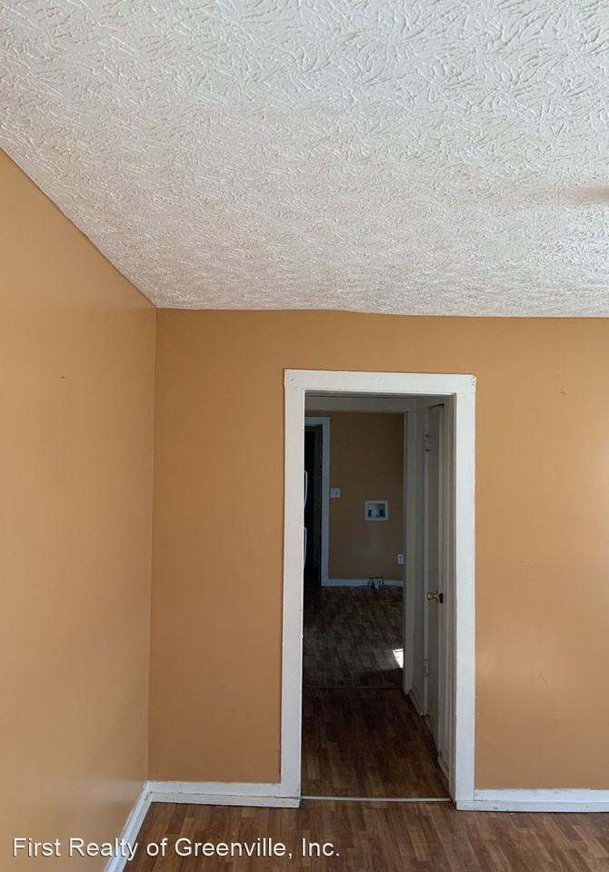 525 Norvel St - Photo 3 of 10