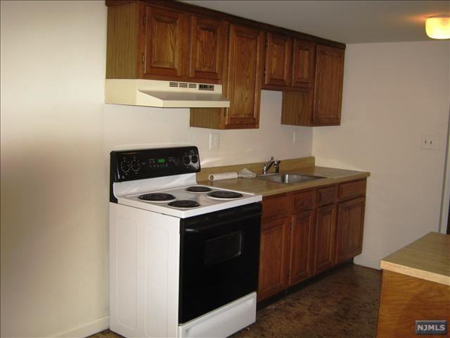 433 Chestnut St - Photo 3 of 6