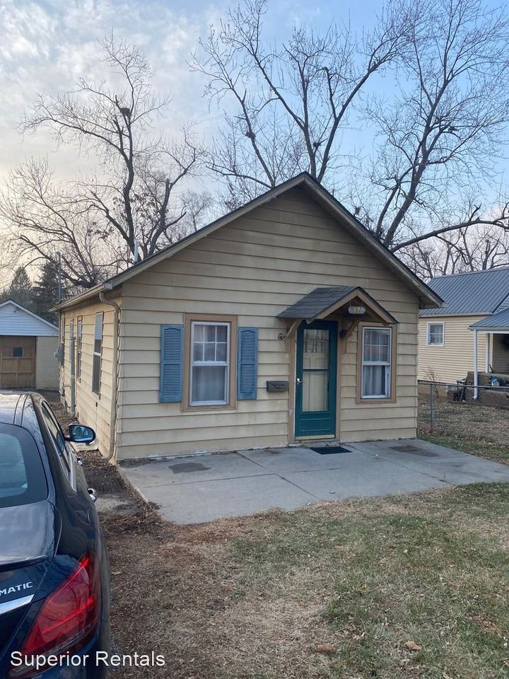 909 Finkle Ave - Photo 2 of 6