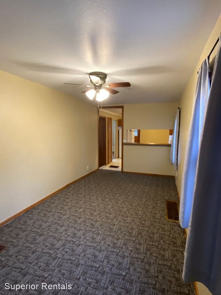 909 Finkle Ave - Photo 3 of 6