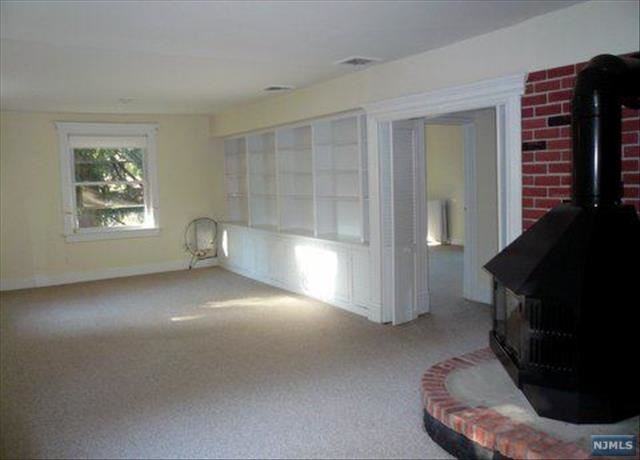 37 Oak Grove Rd - Photo 2 of 12