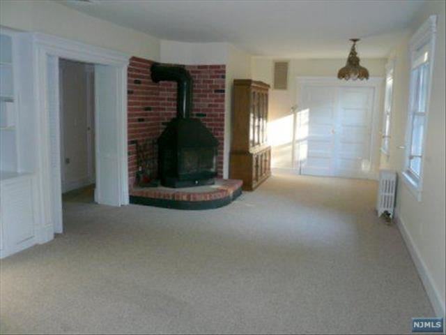 37 Oak Grove Rd - Photo 3 of 12