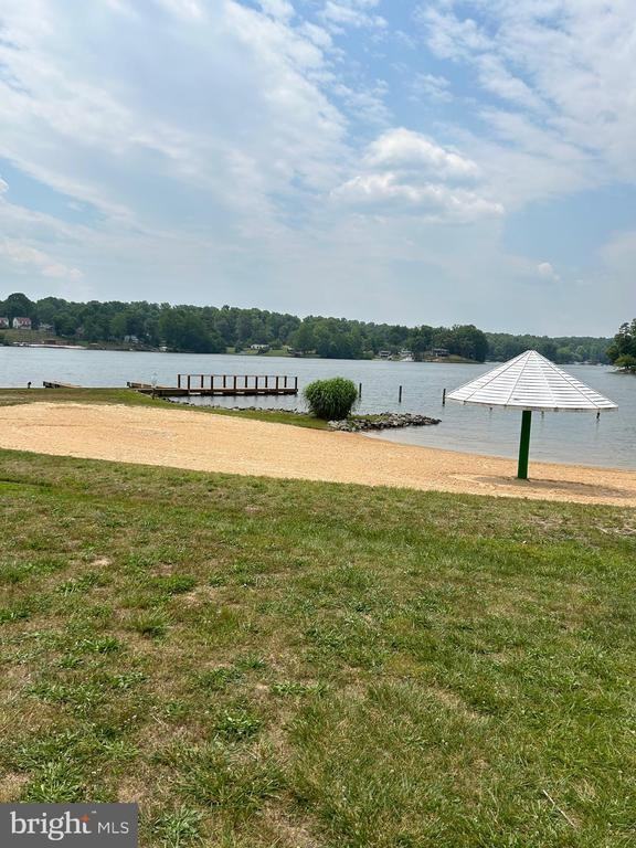 1346 N Lakeshore Dr - Photo 2 of 34