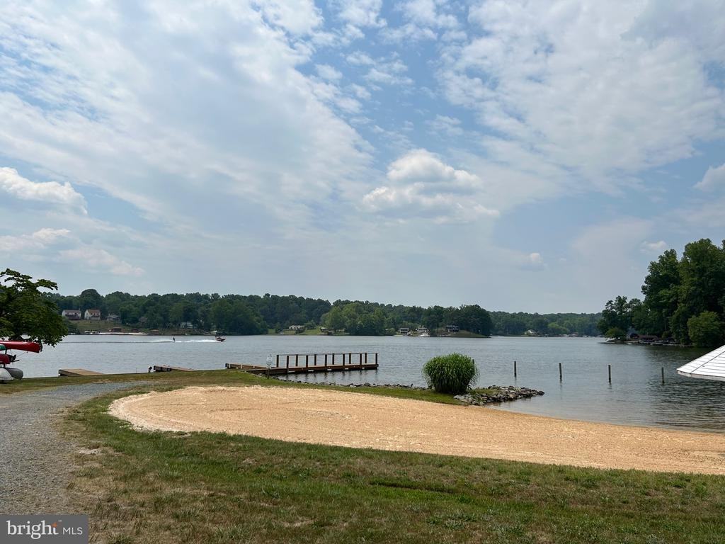 1346 N Lakeshore Dr - Photo 3 of 34