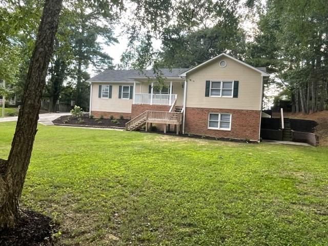 1423 Thrasher Hills Dr Ne - Photo 2 of 40