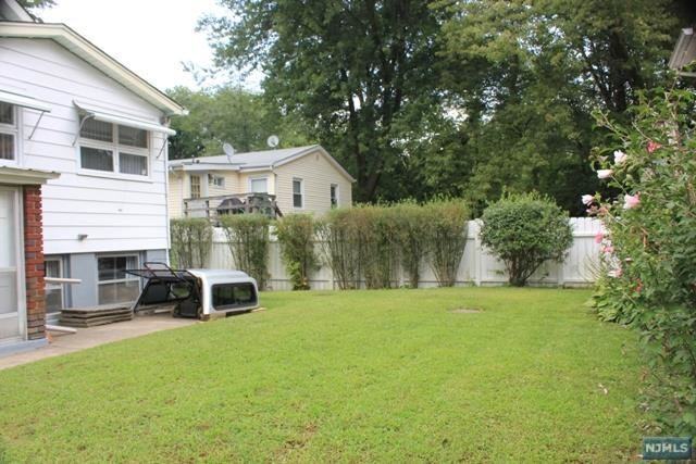 65 Grandview Ave - Photo 3 of 5