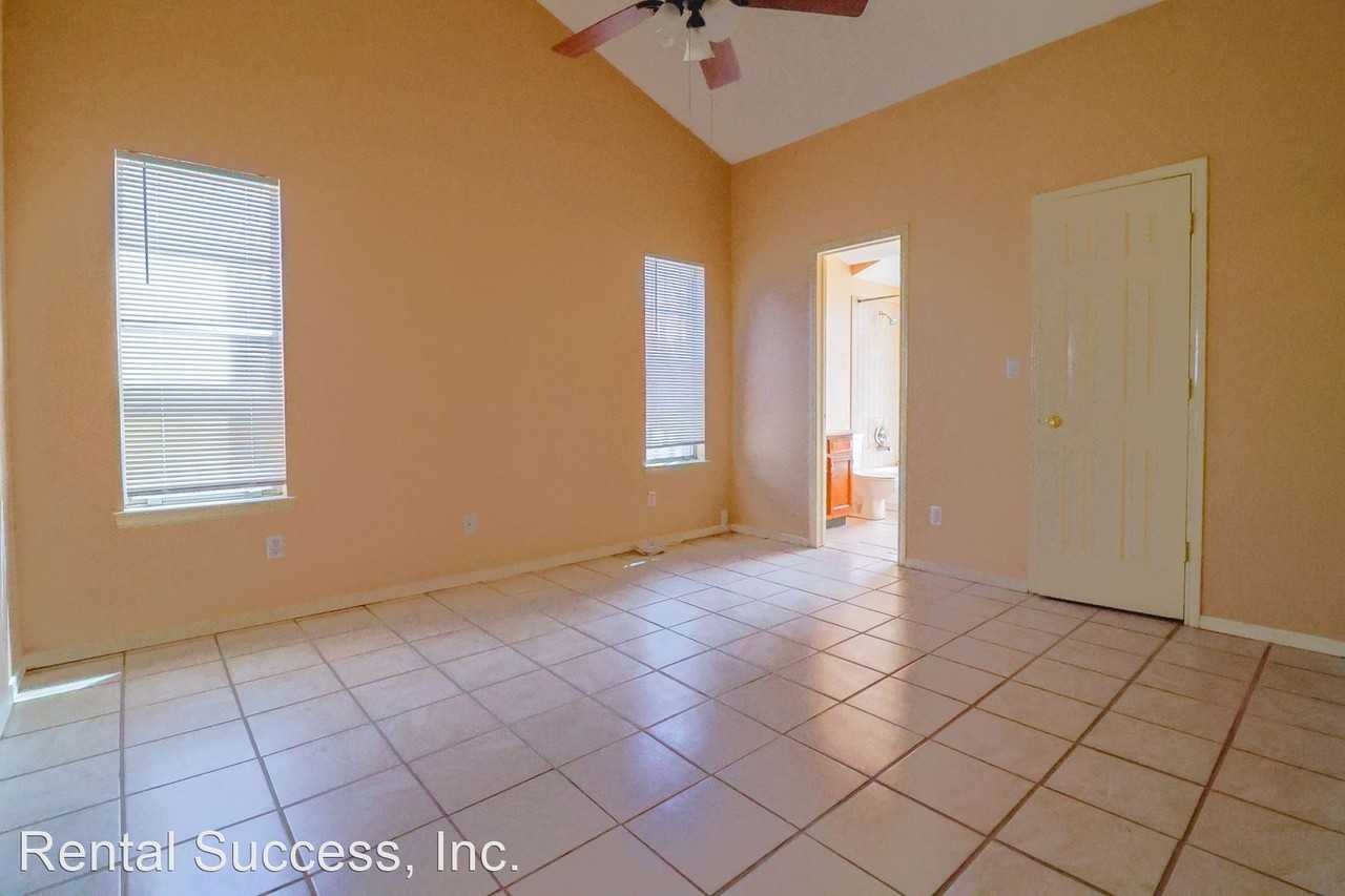 813 Amiens Ln - Photo 2 of 17