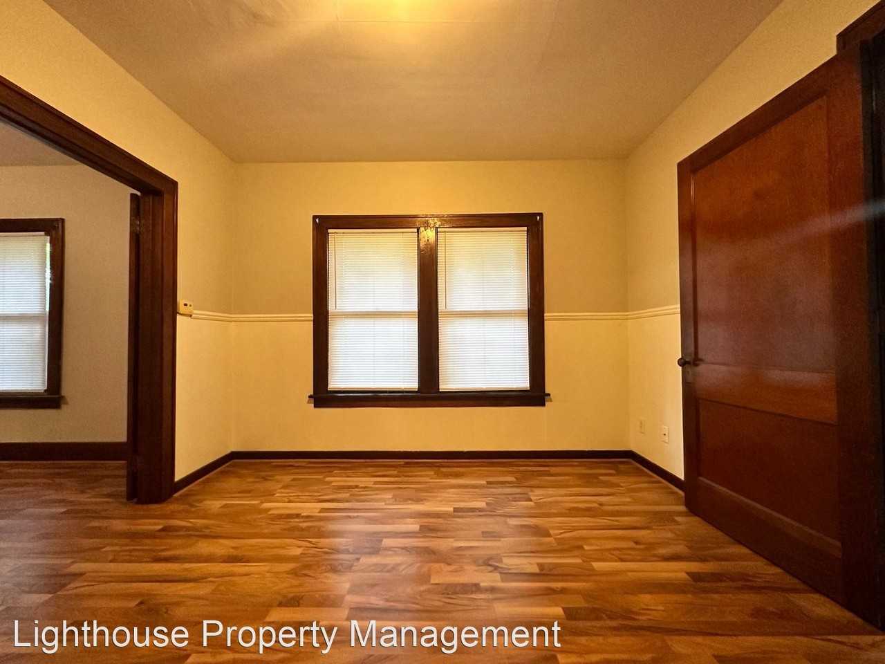 490 Emmett St E - Photo 3 of 13