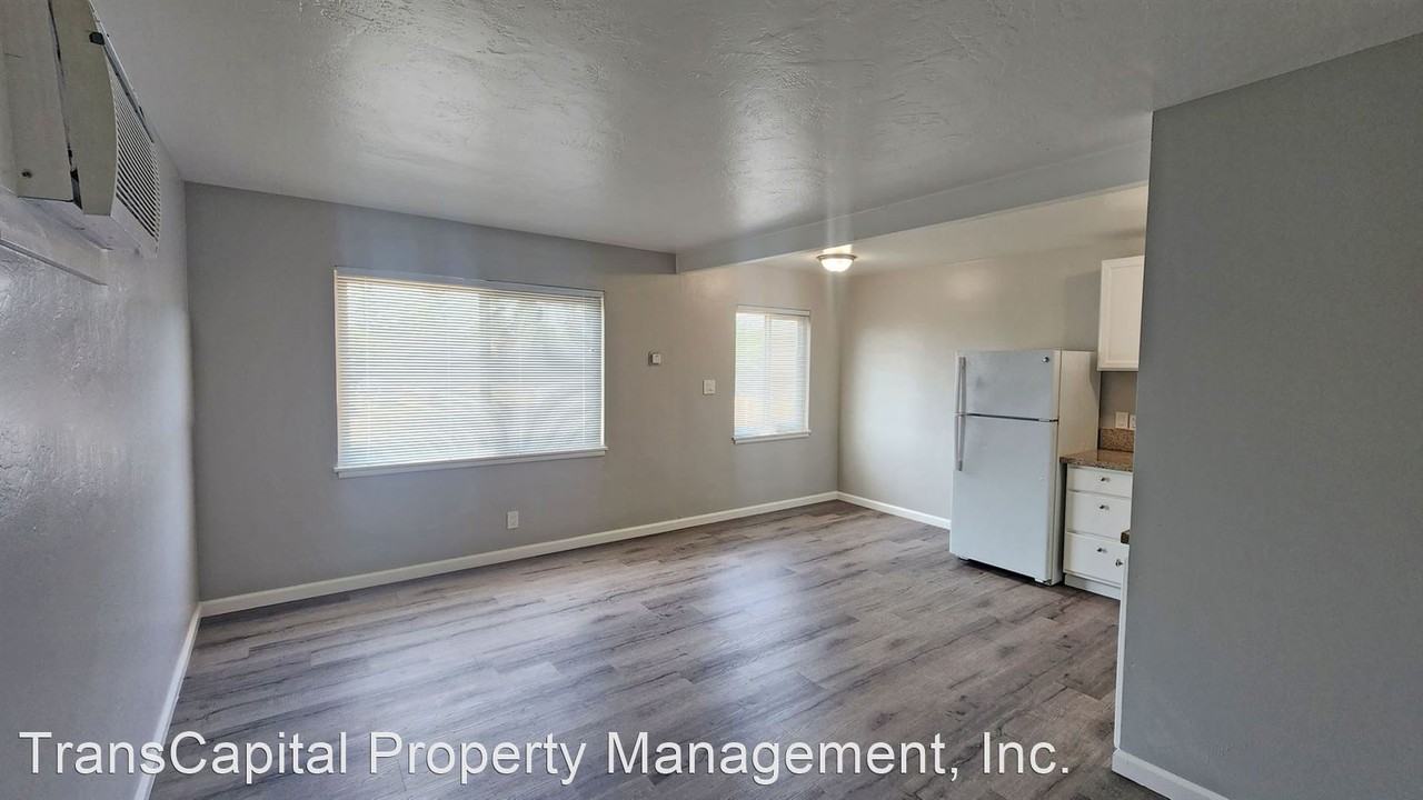 2421 Marconi Ave - Photo 2 of 20