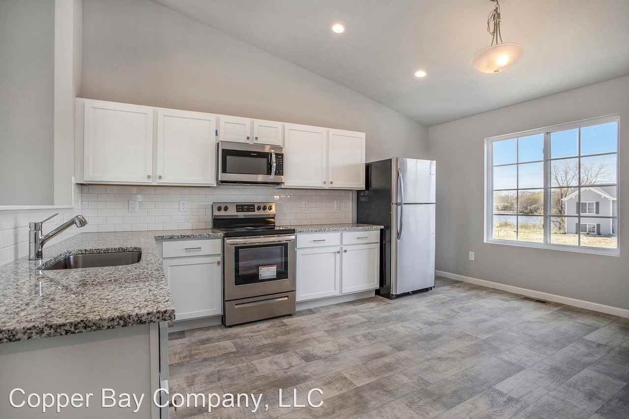 8469 E Sturtevant Ave - Photo 3 of 19