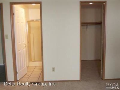144 Creekside Cir - Photo 2 of 7
