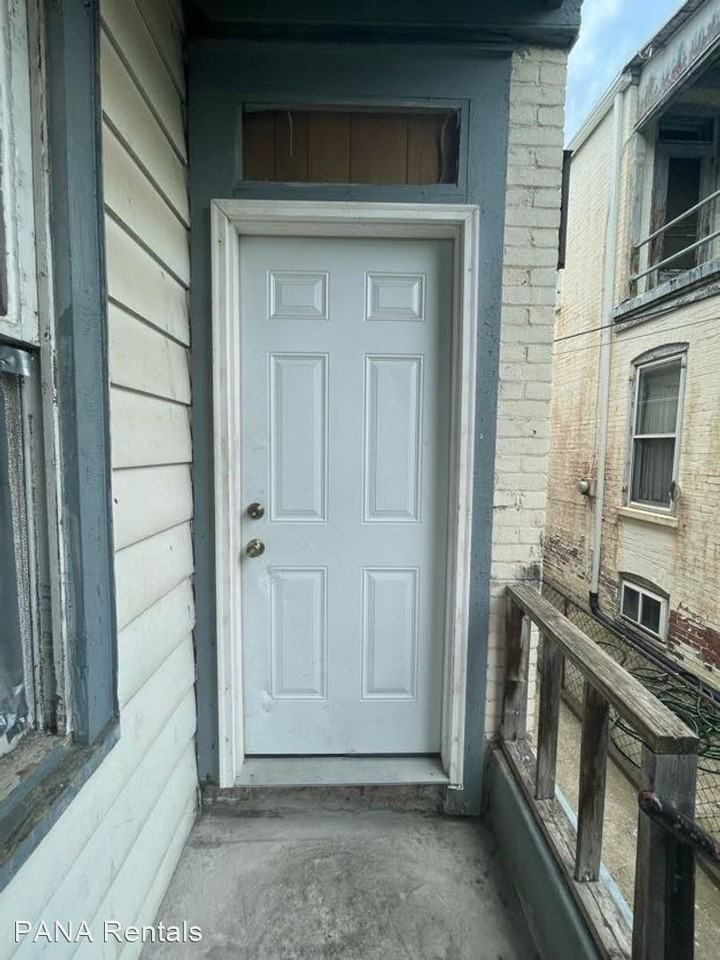 118 Windsor St. - Photo 3 of 18