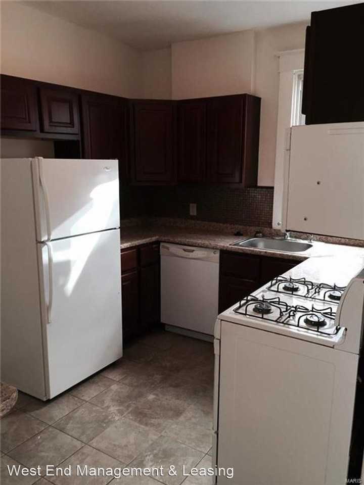 1129 Blendon Pl - Photo 2 of 11
