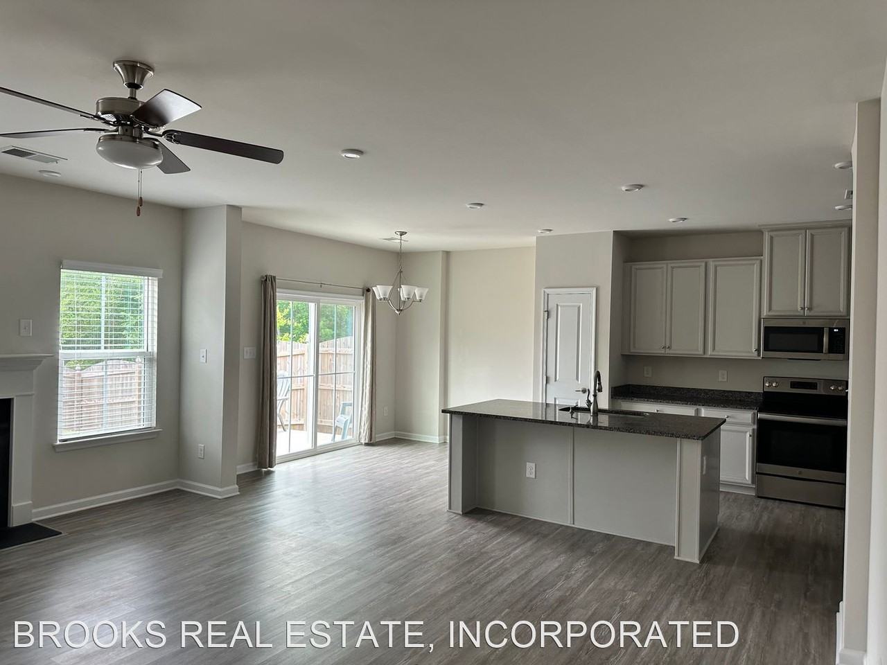 3439 Foxglove Dr - Photo 3 of 10