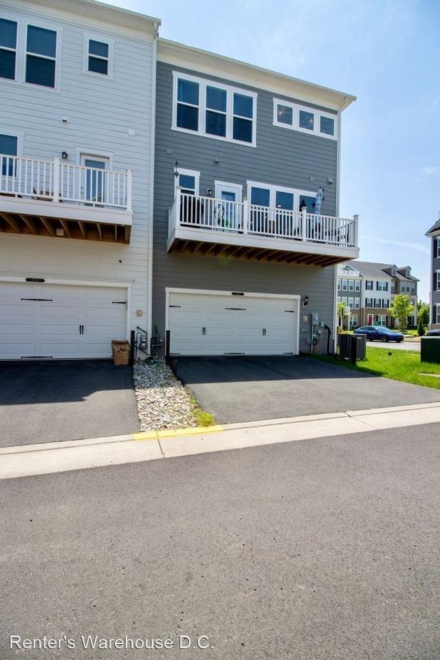 17268 Herring Gull Ln - Photo 3 of 40