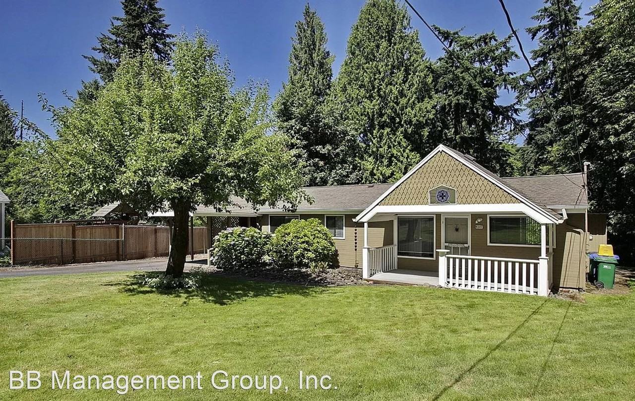 9247 Sw 8th Dr - Photo 2 of 17