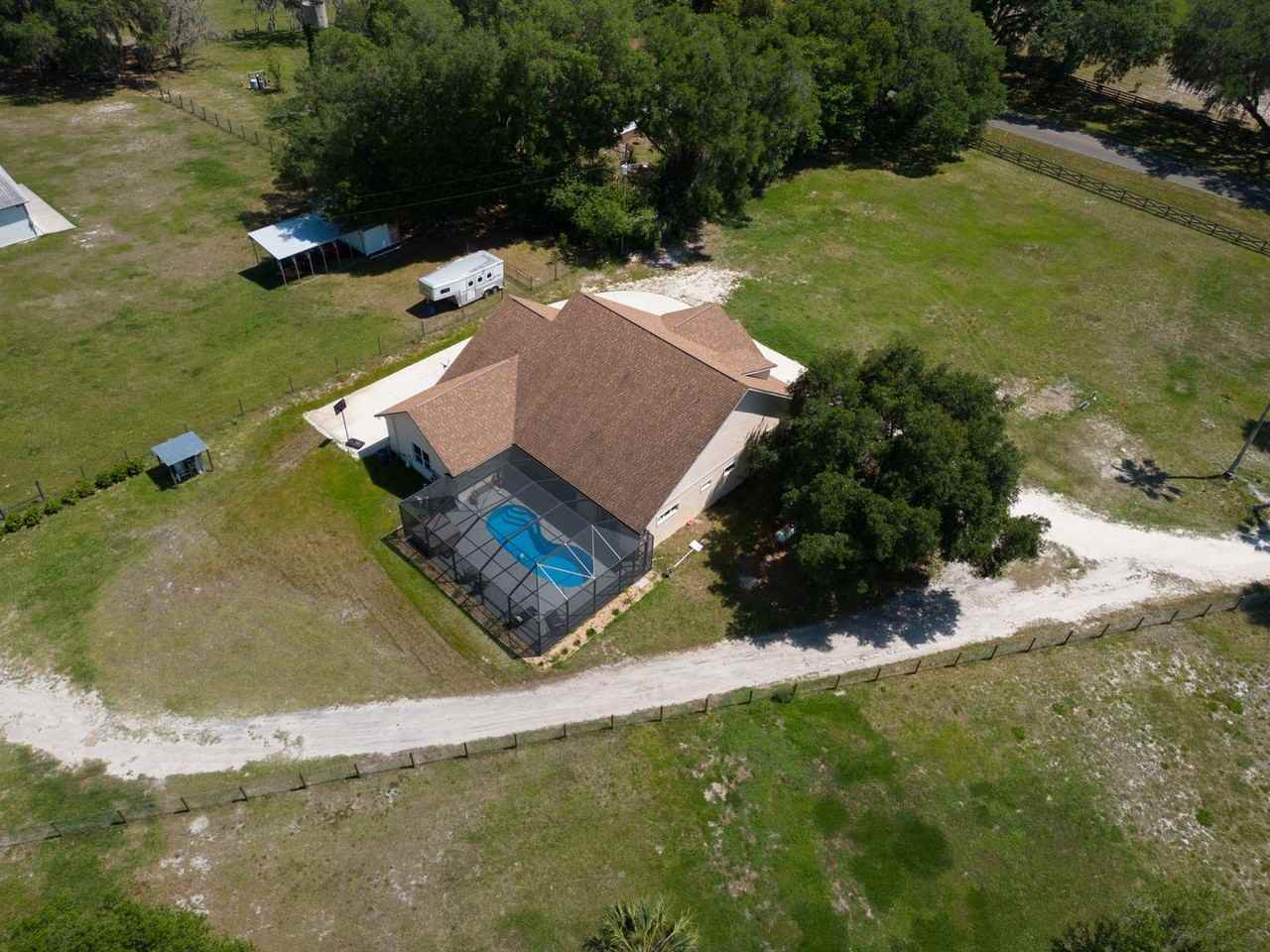 7512 Se County Road 346 - Photo 2 of 31