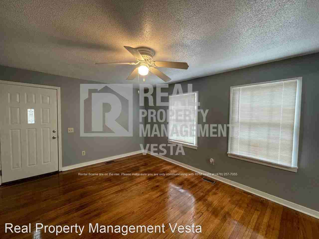 2875 Barrett Ave - Photo 2 of 18