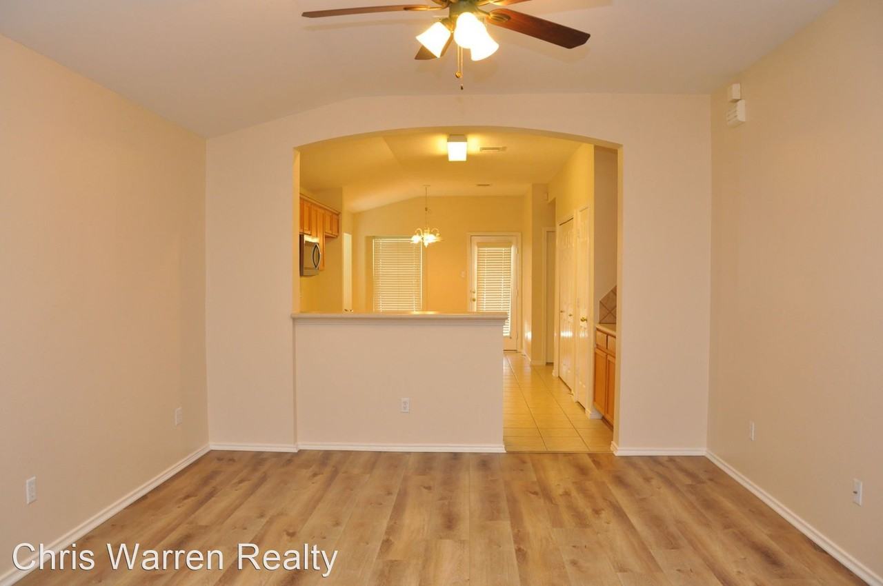 1505 Legend Oaks Ln - Photo 2 of 17