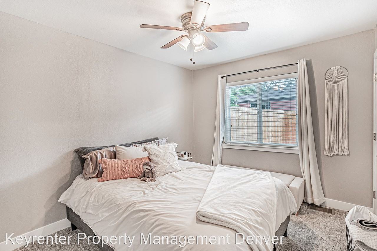 3270 N Cook St - Photo 3 of 40