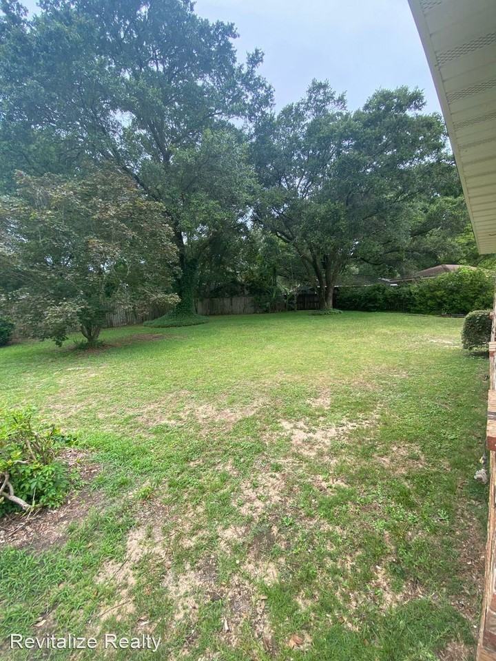 1554 Radian Ct - Photo 3 of 13