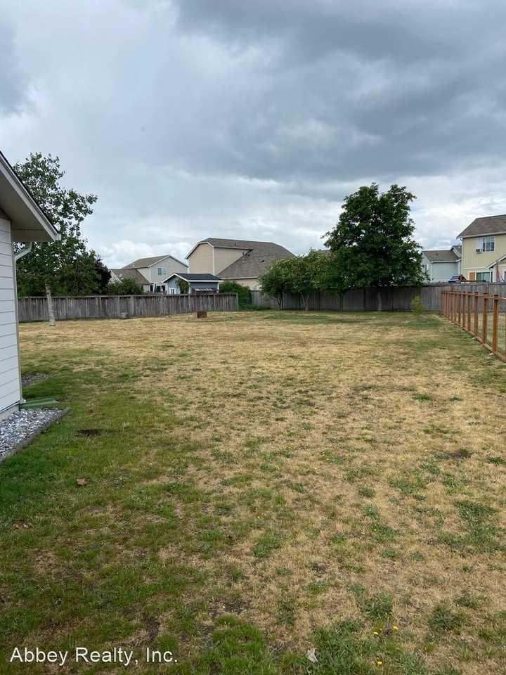 9947 Beth Ct Se - Photo 3 of 29