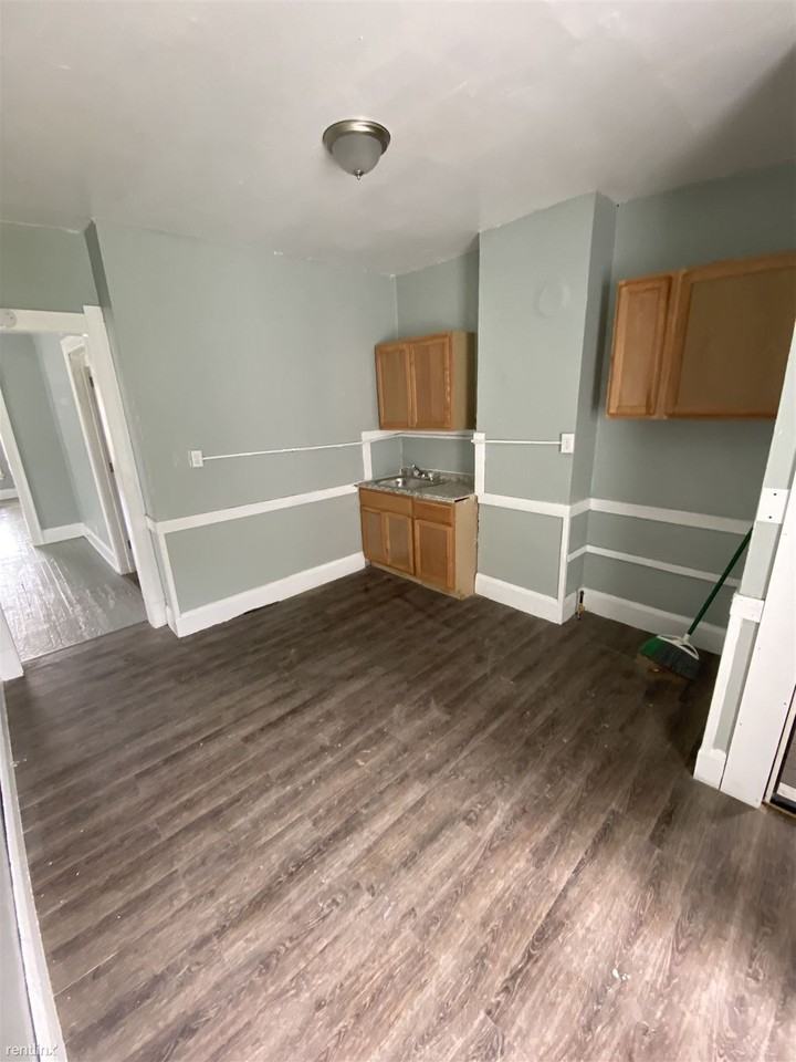 421 5th St - Photo 2 of 7
