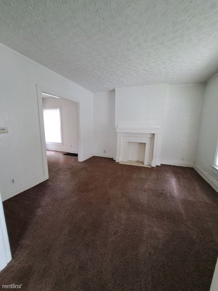 136 Indiana Ave - Photo 2 of 9