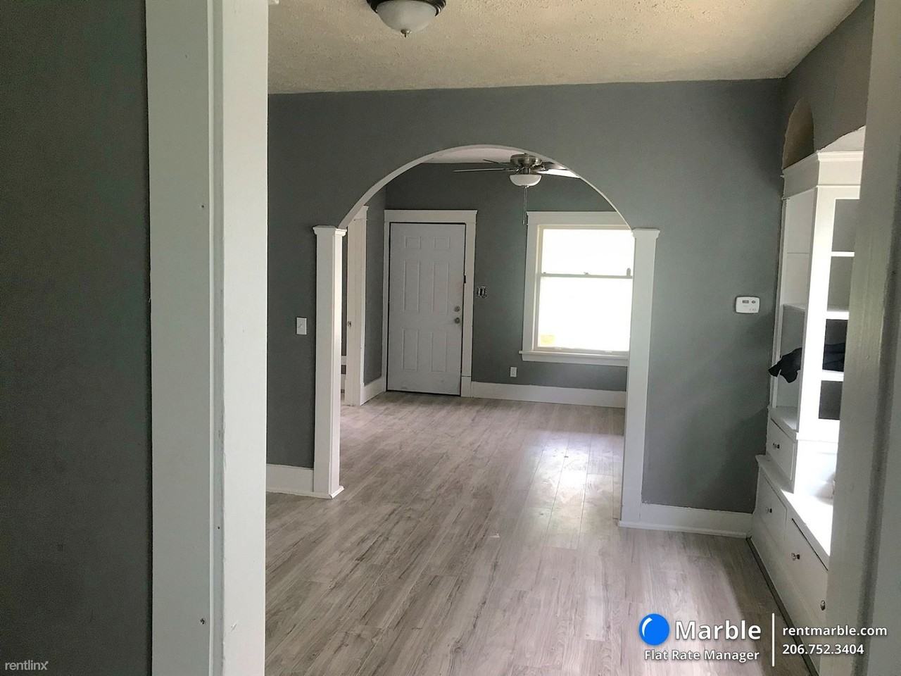 11823 Parkview Ave - Photo 2 of 6