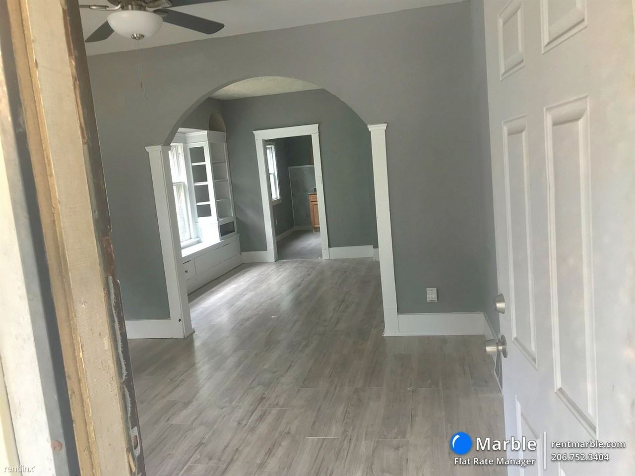 11823 Parkview Ave - Photo 3 of 6