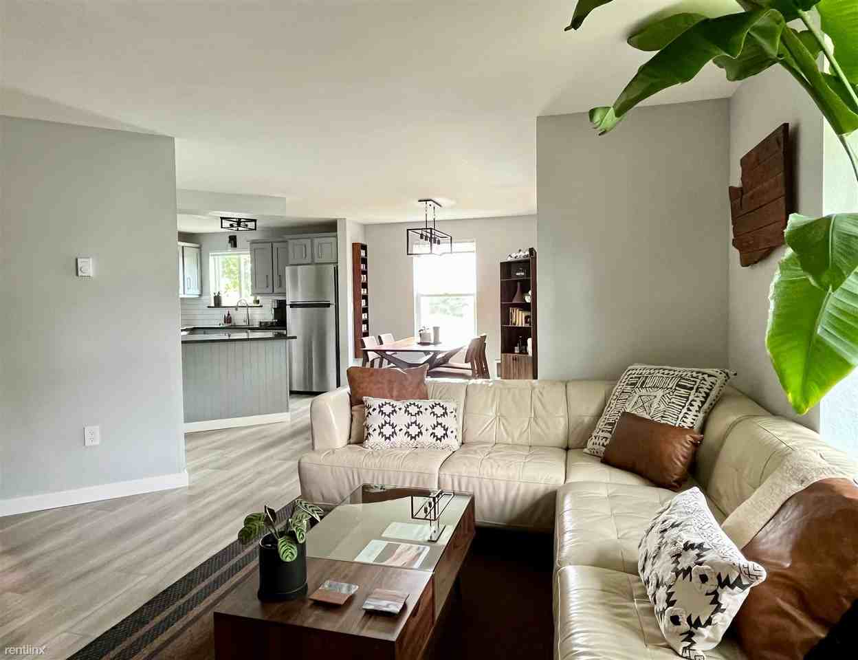 3715 S 182nd St - Photo 2 of 23