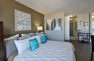 featured image of 1 W Superior St