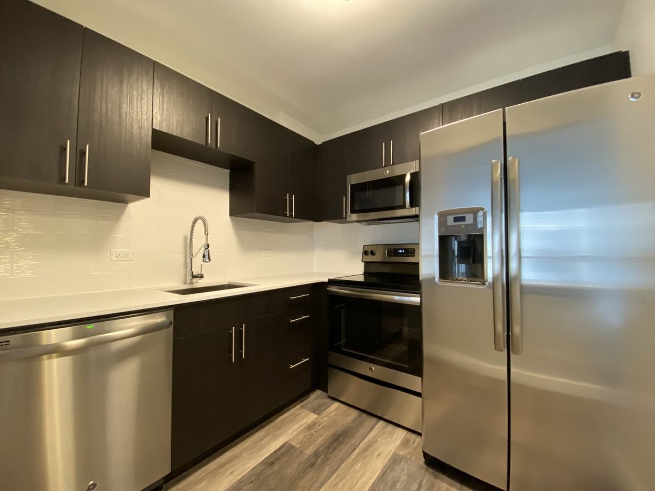 1 E Delaware Pl - Photo 2 of 26